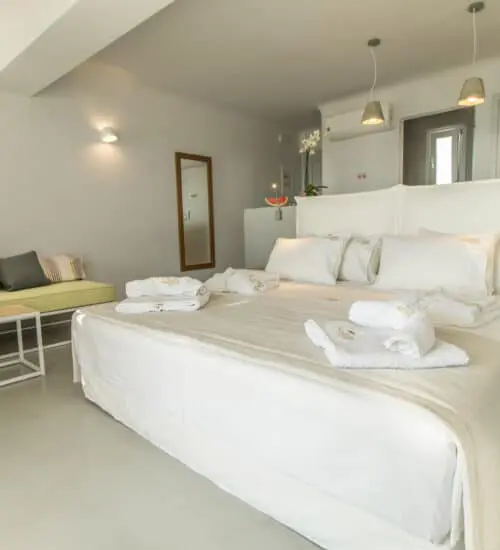 naxos-luxury-sea-suites-deluxe-3